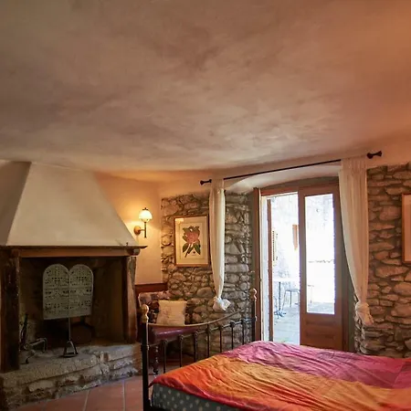 Della Corte Comano (Tuscany)